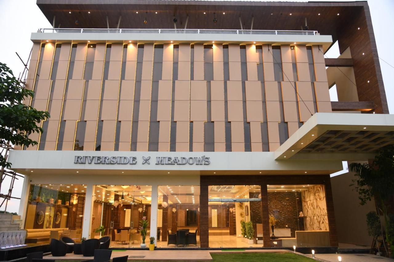 Hotel River Side Meadows Vidisha Exterior foto